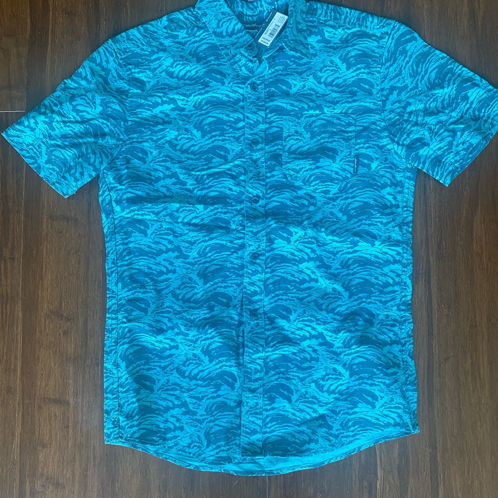 Eddie Bauer Men’s Small Button-down